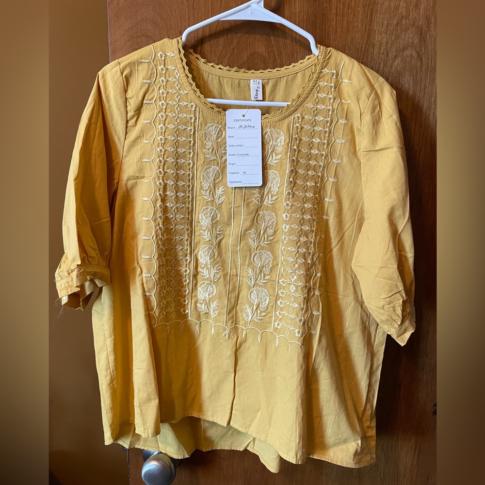✨✨NWT✨✨Yellow tunic peasant top M